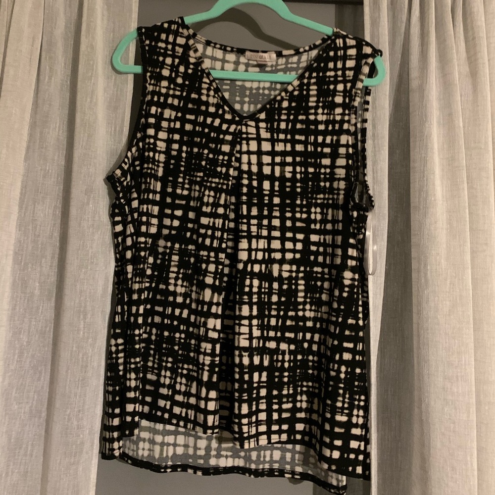 Roz&Ali sleeveless top